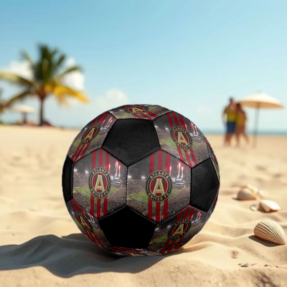 Футбольный мяч Atlanta United FC, размер 5, машинная сшивка, ПВХ, прочный и с высоким отскоком, подходит для всех возрастов, фанатская атрибутика, для матчей и использования на открытом воздухе.