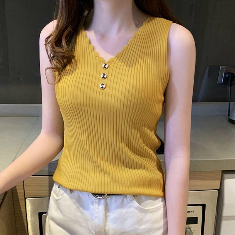 Women's Ribbed Knit Tank Top Sleeveless V Neck Scalloped Trim Button Decor Slim Fit Crop Top