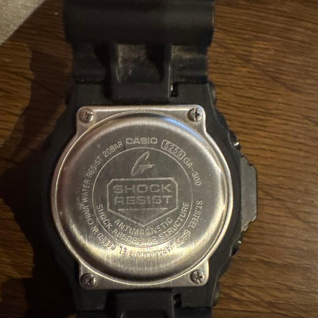 Б/у G-SHOCK GA-300-1AJF