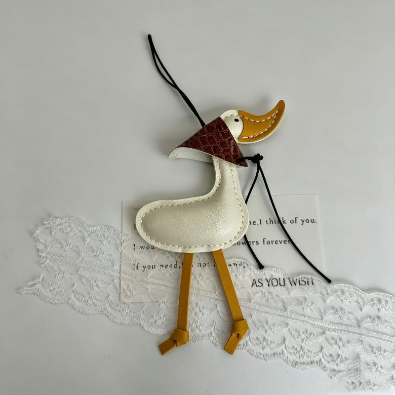 Creative Scarf Duck Duck Duckling Car Keychain Pu Leather Bag Pendant Car Keychain Decoration