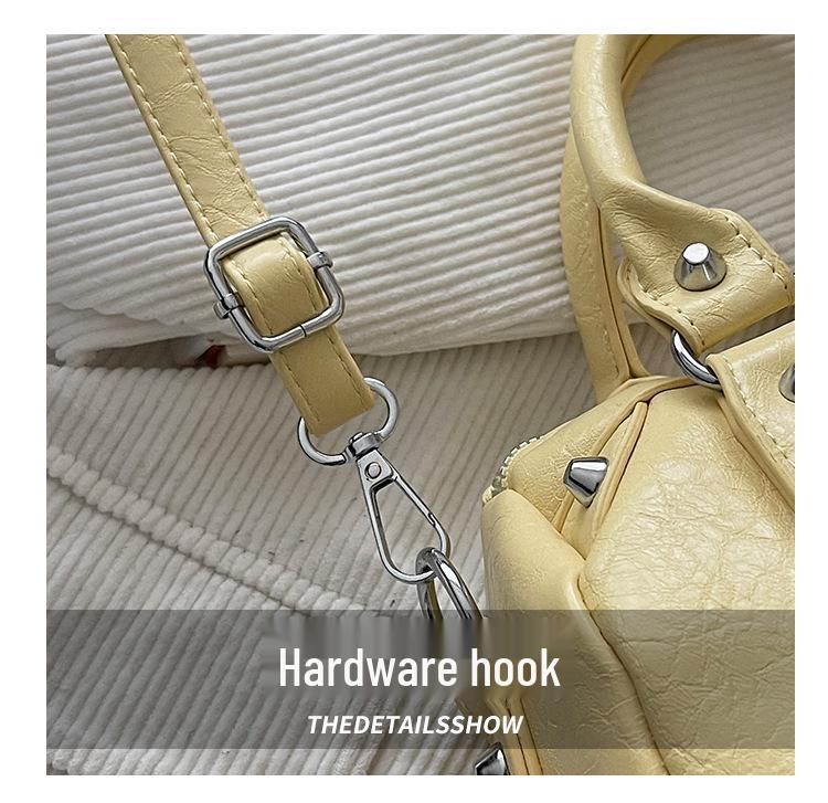 2026 Шикарная женская универсальная повседневная сумка через плечо и ручная сумка с заклепками