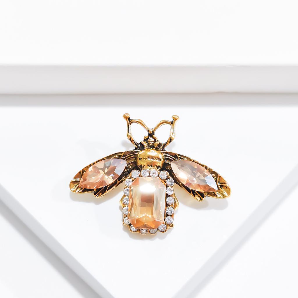 Vintage Bee Rhinestone Brooch Retro Women Crystal Insect Breast Pin Champagne Color Corsage Ladies Party Dress Ornaments Jewelry