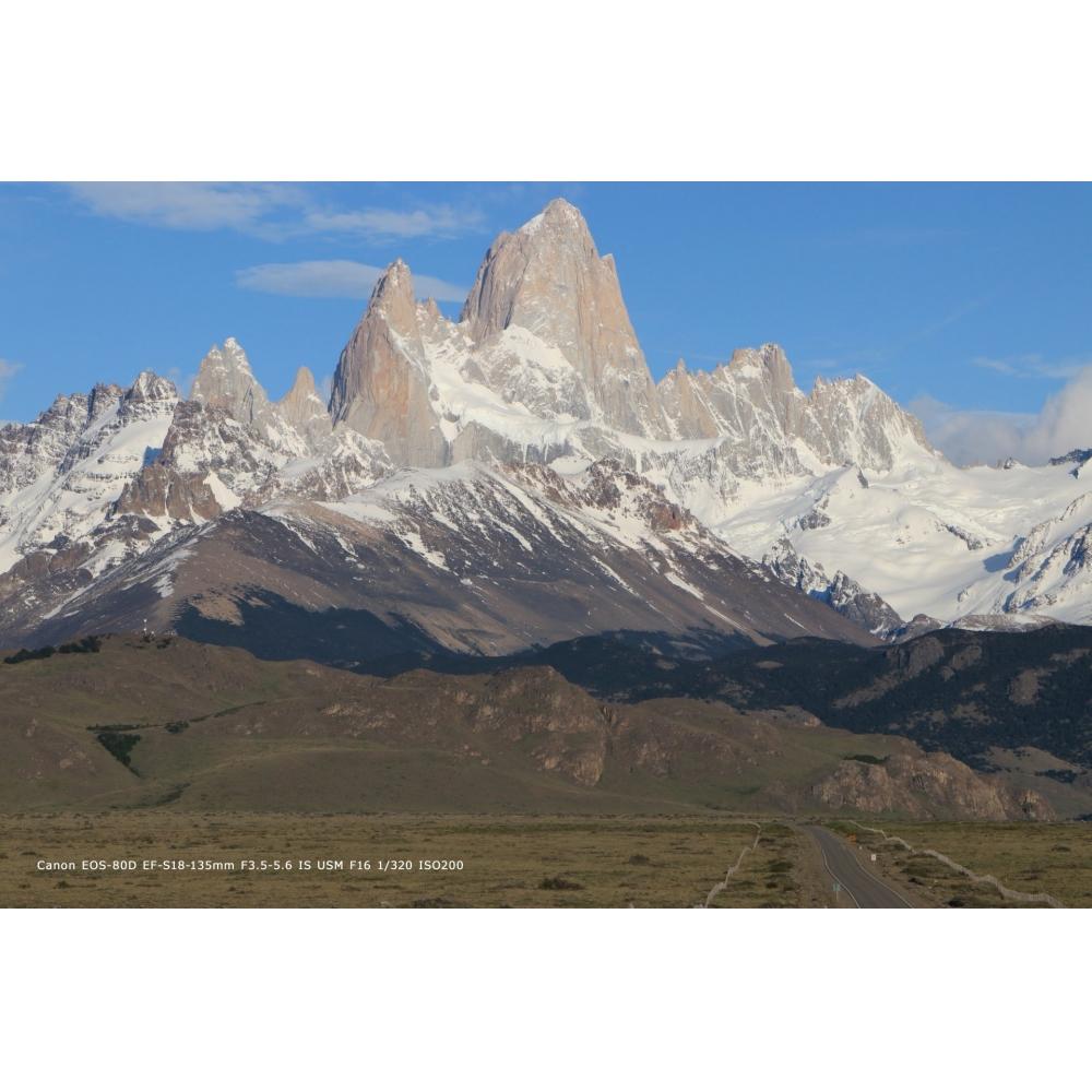 Цифровая зеркальная камера Canon EOS 80D с объективом EF-S18-55mm F3.5-5.6 IS STM в комплекте EOS80D1855ISSTMLK