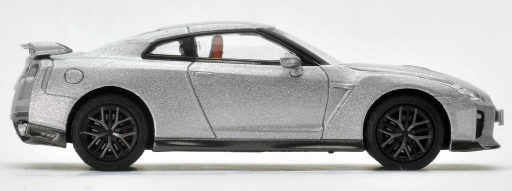 Tomica Limited Vintage Neo Scale Nissan 2017 Model Finished Product 1/64 LV-N148b GT-R (Silver) -
