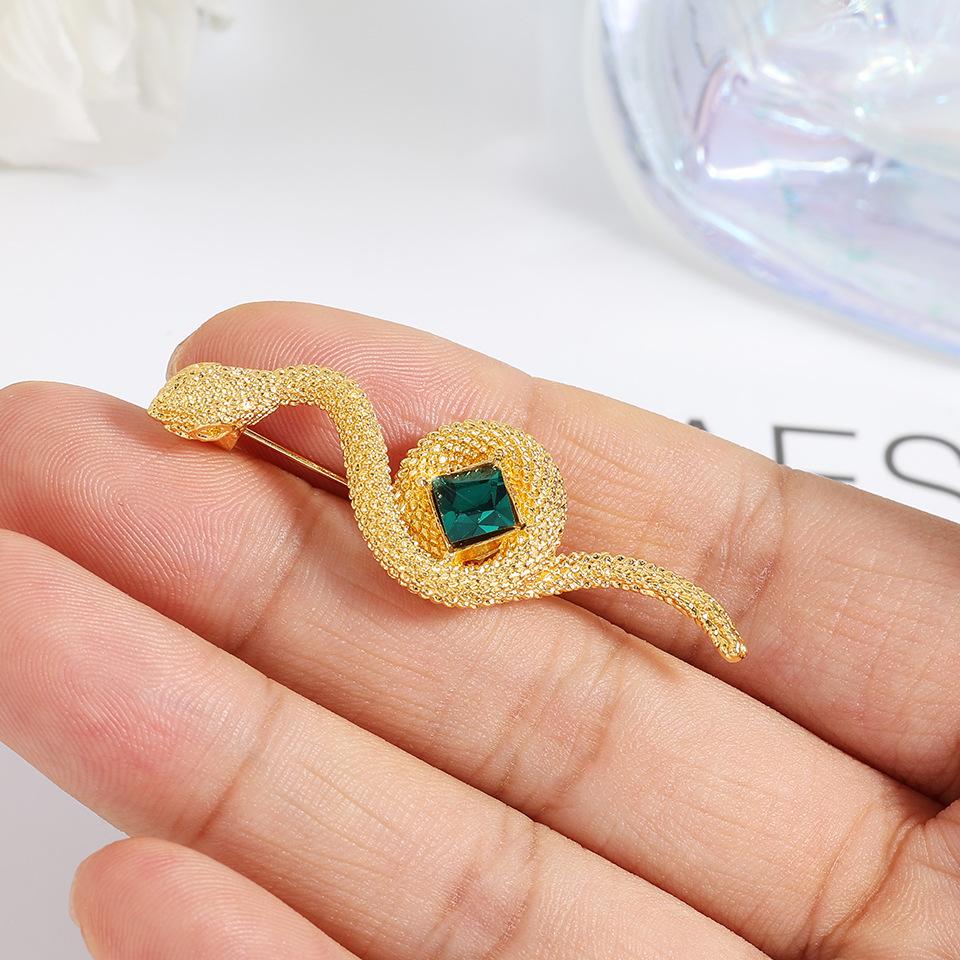 Высококачественный дизайн, маленькая брошь в виде змеи, женская простота, модная и изысканная индивидуальность, элегантная брошь-жакет, брошь для кардигана