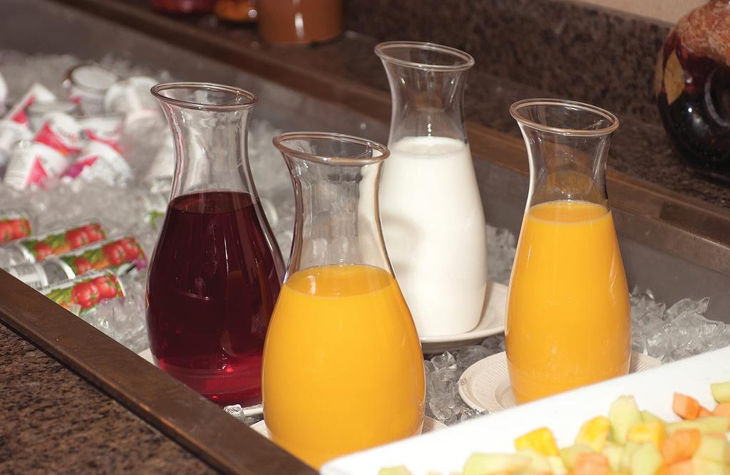 CARLISLE Polycarbonate Carafe, 1.5L, 7090307