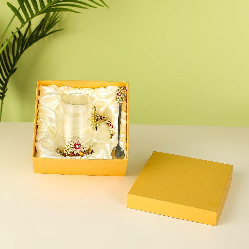 Чайная чашка из термостойкого хрустального стекла с эмалью Daisy — идеальный подарок на день рождения или праздник