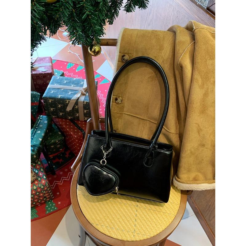 Autumn and Winter Rich Red Heart-shaped Pendant Baguette Square Bag Oil Wax Glossy Texture Niche Design Single Shoulder Bag