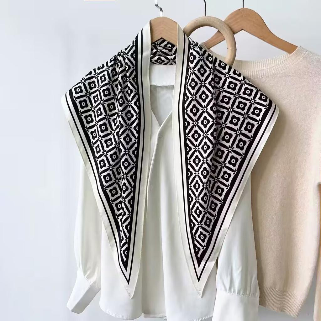 Fashion polka dot printed triangle towel women's summer fashion versatile commuter travel sunscreen scarf dual-purpose decorative fart curtain