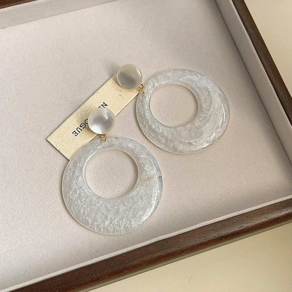 Винтажные серьги-кофе Maillard Женские серьги с литературным темпераментом Акриловые серьги-мазки Нишевые Высококлассные Осенне-зимние серьги