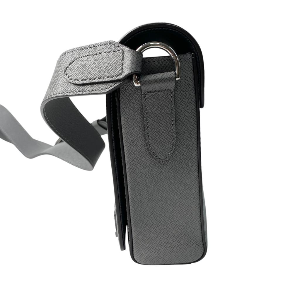 Подержанная мужская кожаная сумка через плечо LOUIS VUITTON Серая