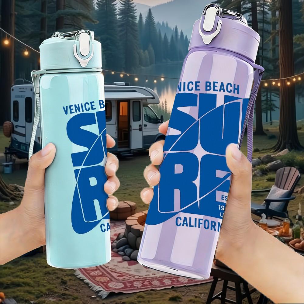 1 шт. Значок с принтом лозунга Ski Re California, 750 мл, цветная пластиковая спортивная бутылка для воды, герметичная крышка с откидной крышкой-соломкой, подходит для спорта, офиса, домашнего использования