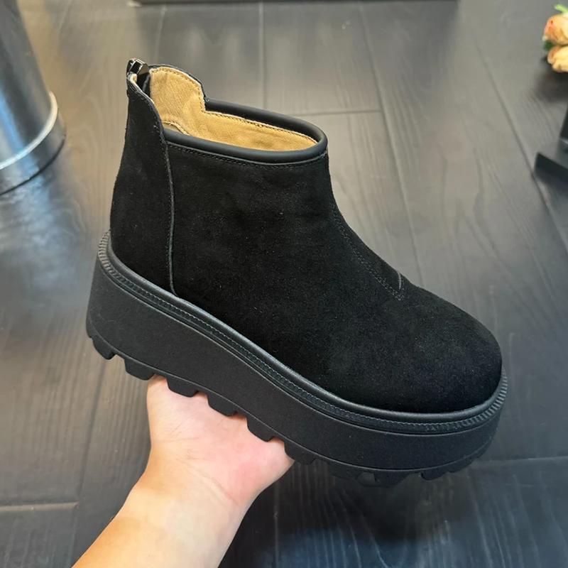 Модные женские замшевые зимние ботинки на платформе, модная обувь на плоской подошве, плюшевые теплые ботильоны, тренд 2025 года, новые брендовые кроссовки, зимние уютные женские ботинки