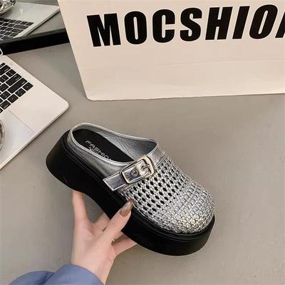 Сандалии женские верхняя одежда плетеная сумка голова тапочки 2025 лето новые супер огонь сандалии темперамент толстая подошва один педаль половина тапочки