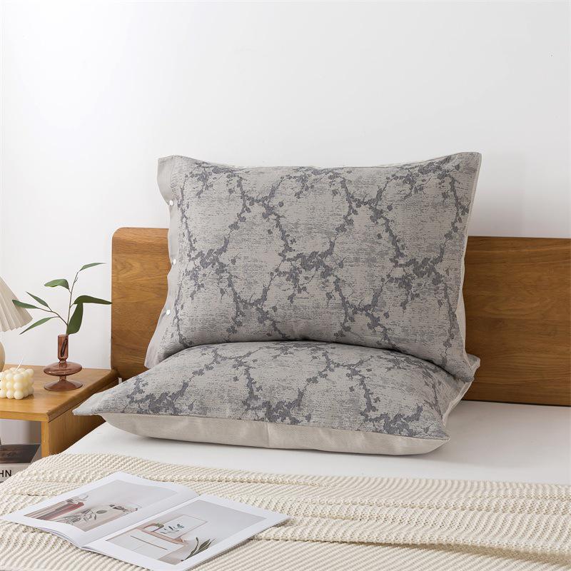 Наволочка из чистого хлопка с марлевой фактурой: Не скатывается, не выцветает, впитывает пот, устойчив к пятнам - Идеально для взрослых.