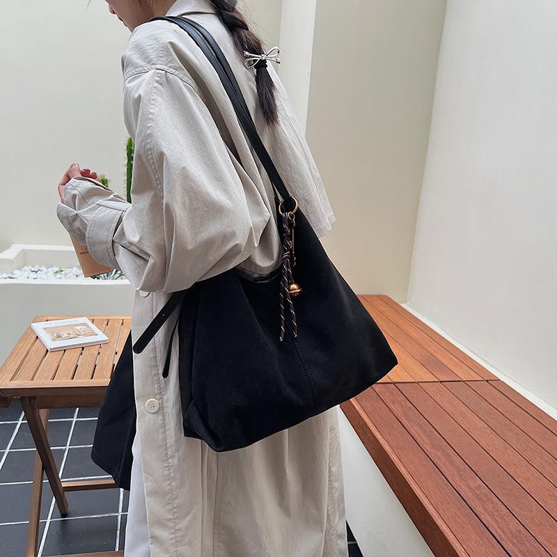Матовая ретро-сумка женская большой вместимости 2025 новая осенне-зимняя повседневная на плечо женская сумка-тоут для поездок на работу