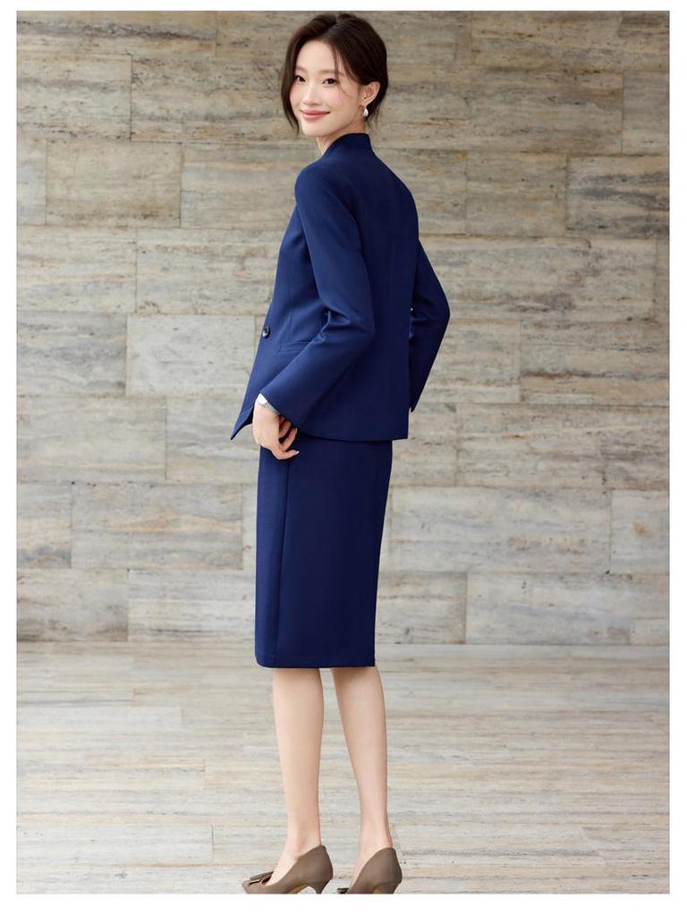 Профессиональный костюм-двойка для бизнеса или салонной носки