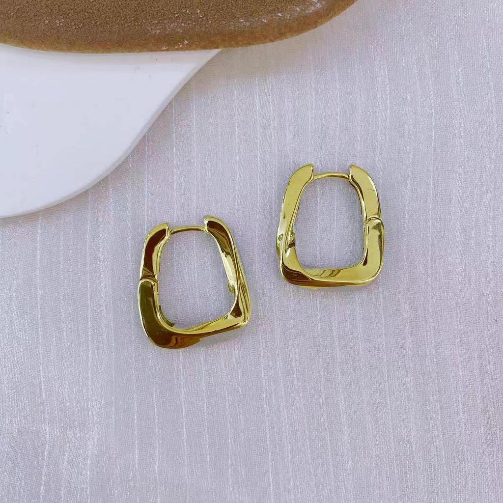 2025 Трендовые минималистичные геометрические круглые серьги-клипсы для женщин: Европейский и американский нишевый дизайн