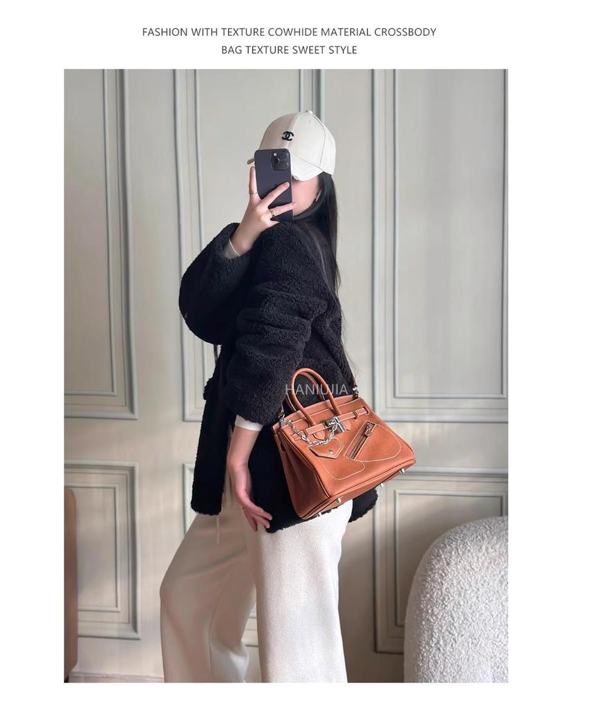 Женская сумка-мотоцикл из натуральной кожи в стиле ретро 2024 года - геометрический дизайн с цепочной отделкой