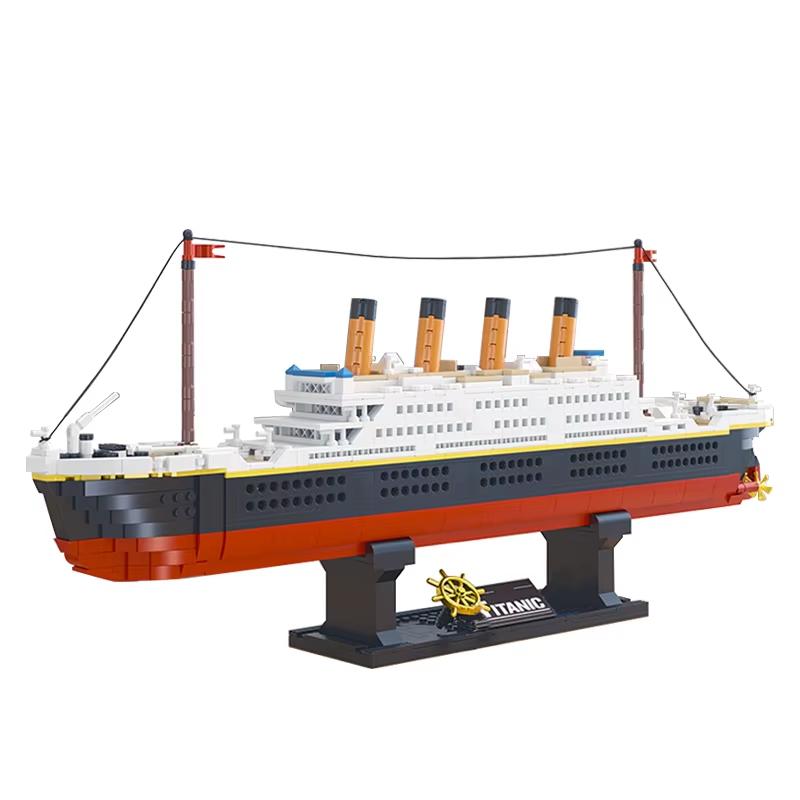 1288PCS City Mini RMS World Famous Movie Titanic Ship Building Blocks Friends Boat Figures Bricks Educational DIY Toys for Kids