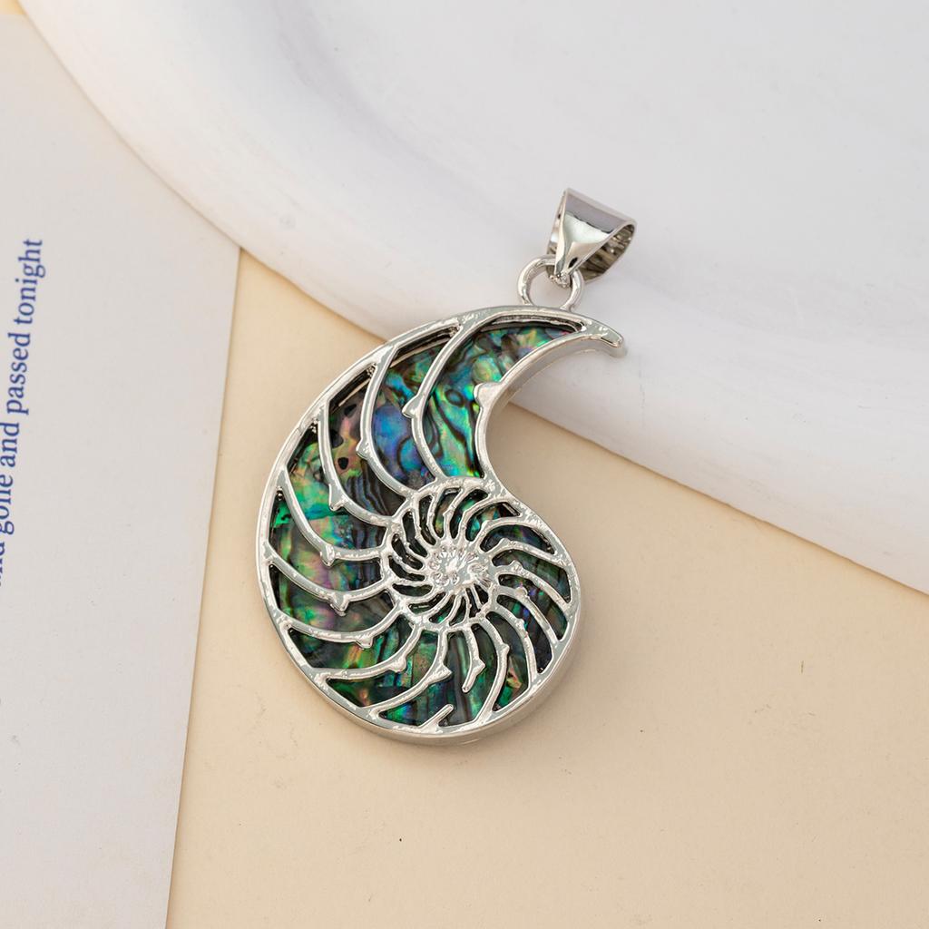 1Pc Natural Shell Pendant, Beach Ocean Style Comma Shape Seashell Charms for DIY Women Men Necklace Accessories, Jewelry Making Christmas Gifts Craft