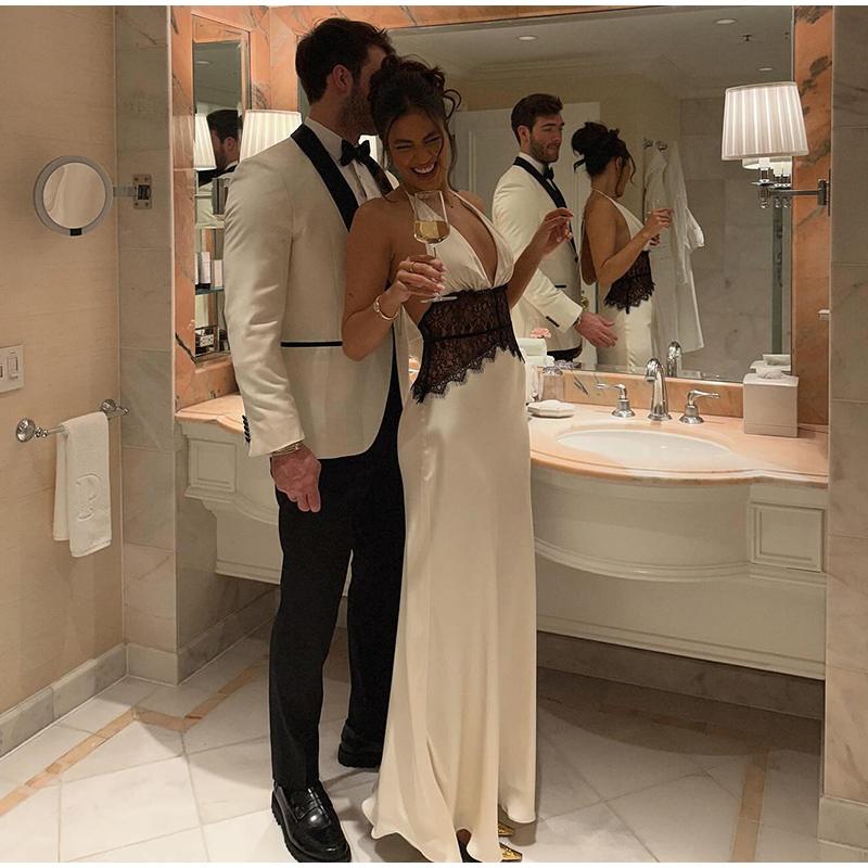 Женское платье с кружевной вставкой, на шее, пляжное, для путешествий, летнее, новый стиль, платье с подчеркнутой талией, темпераментное, длинное, без рукавов, облегающее