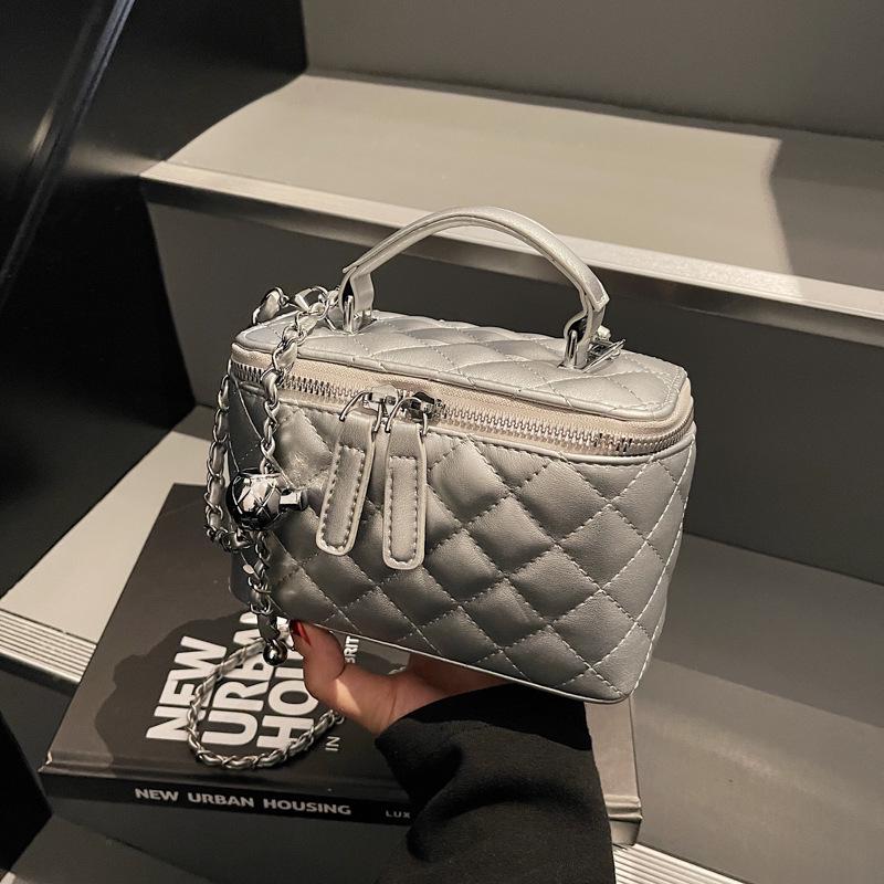 Женская маленькая сумочка с вышивкой аргайл 2025: Универсальная цепочная сумка кроссбоди, ручная коробка, квадратная сумка для весенне-летней моды