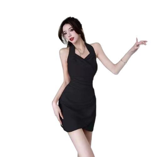 Hong Kong style sexy neck-wrapped hip skirt summer pure desire spice girl halter pleated short skirt design dress