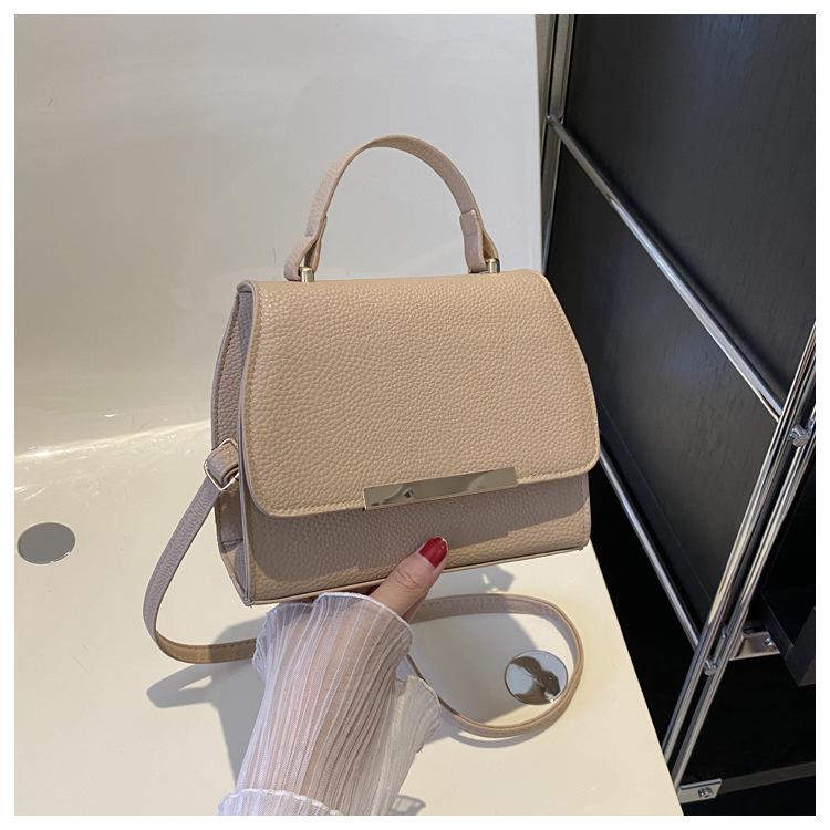 Премиальная текстура нишевый дизайн пригородных поездов 2024 новая модная сумка через плечо ретро универсальная портативная маленькая квадратная сумка женская