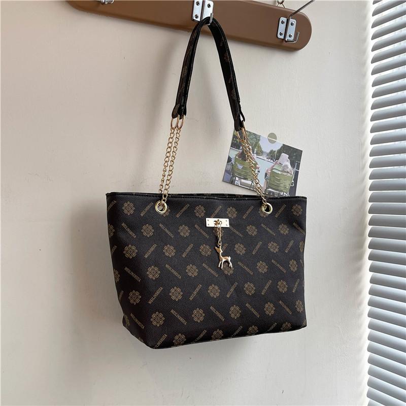 Beautiful Large Capacity Bag for Women New Casual Korean Style Fashionable Shoulder Bag Temperament Underarm Tote Bag