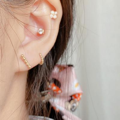 Серьги из светлой бусины Серьги из бусины Серьги из бусины Простые маленькие свежие круглые серьги из бусины Cochlea Cold Style