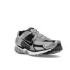 Nike Air Zoom Vomero 5 мужские кроссовки цвета металлик, серебристо-черные, чисто-платиновые, белые FJ4151-004