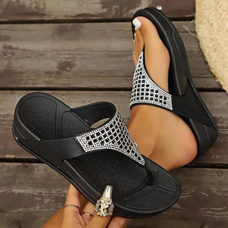 Женские шлепанцы, сандалии, тапочки со стразами, удобная пляжная обувь с блестящей толстой подошвой и открытым носком, женские летние сандалии