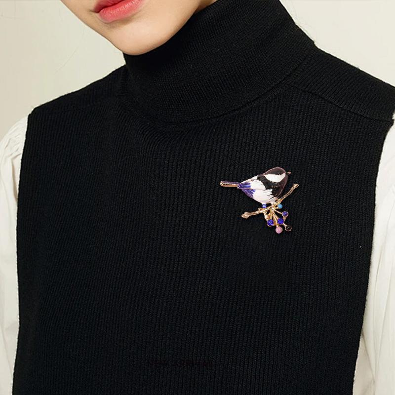 1 шт. Брошь Минималистичный аксессуар для одежды Гладкая эмаль Прочная Минималистичная Универсальная Птица Подходящая для повседневной носки 4x3,5 см