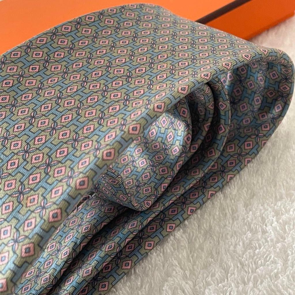 Used HERMES Silk tie all pattern blue