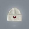 Натуральная шапка бини NewKnit: Уютная вязаная шапка с вышивкой в виде сердца - теплая зимняя шапка для женщин и девочек