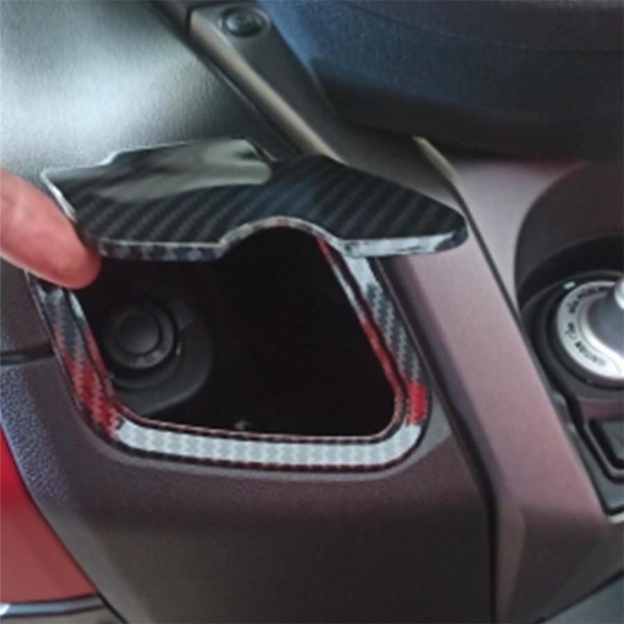 Водонепроницаемая крышка-зарядка бокового кармана в стиле карбонового волокна для Yamaha Nmax V2 20-21