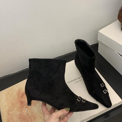 2025 осень и зима остроносые на кошачьем каблуке маленькие короткие ботильоны низкий каблук пряжка ремня тонкие ботинки женские