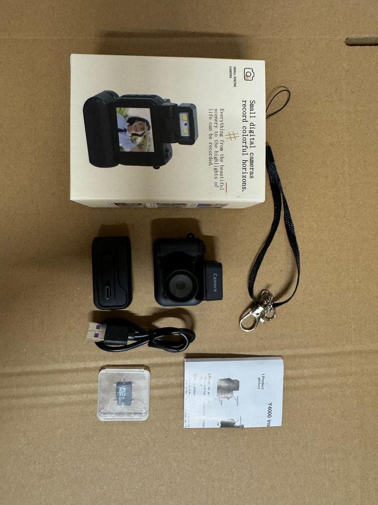 Мини-ретро-камера Y4000: Портативная камера для студентов с фильтром для фото- и видеосъемки