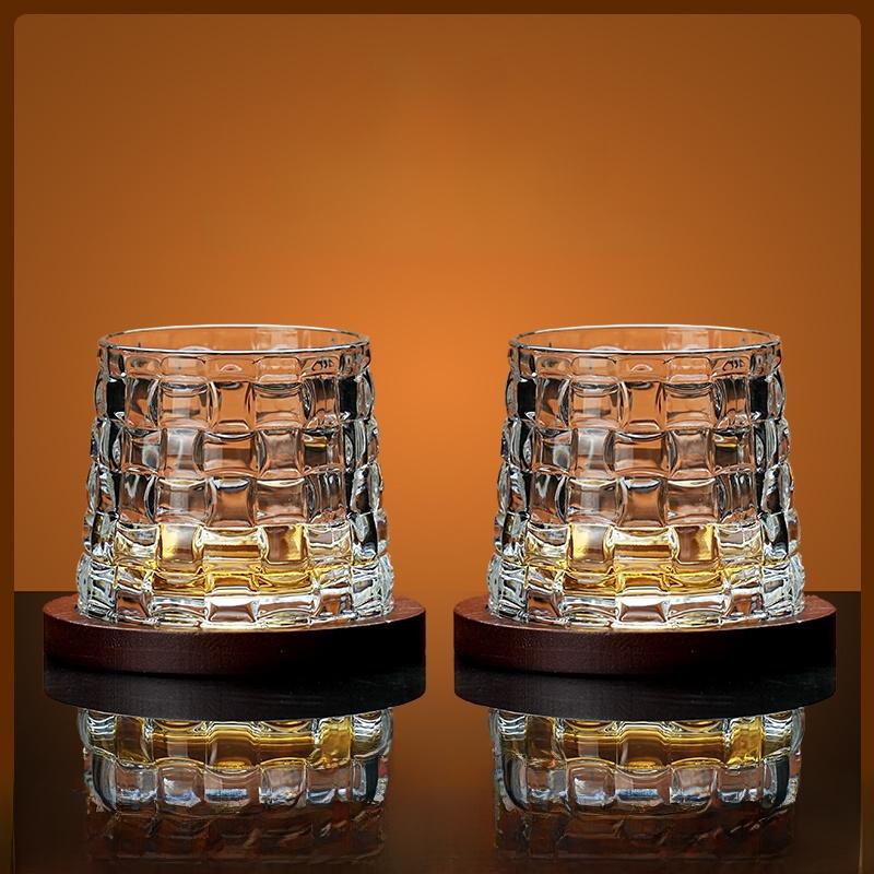 Luxury Whiskey Glass Crystal Rotating Cup Stress Relief Beer Cup Elegant Classic Design for Fine Dining And Beverages