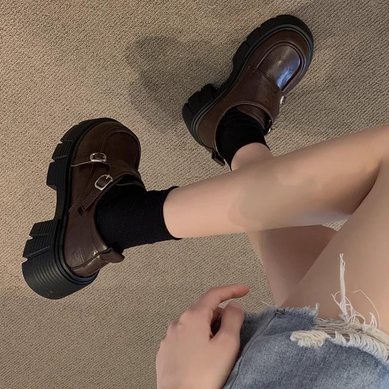 Британский стиль ретро-лоферы на платформе женские 2024 новые немного увеличивающие рост модные лоферы с одной педалью