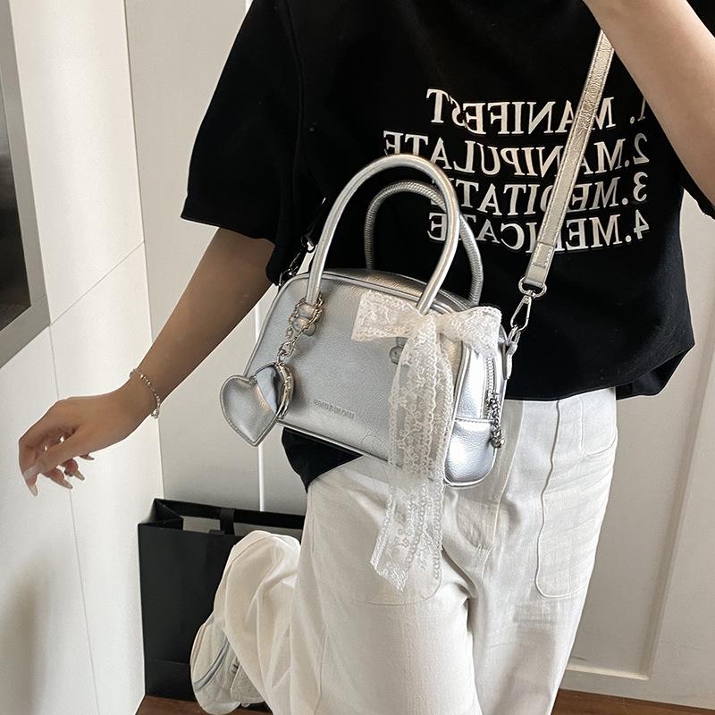 Женская сумка с высоким чувством 2025 новая модная весенне-летняя нишевая сумка-мессенджер популярная портативная сумка-подушка