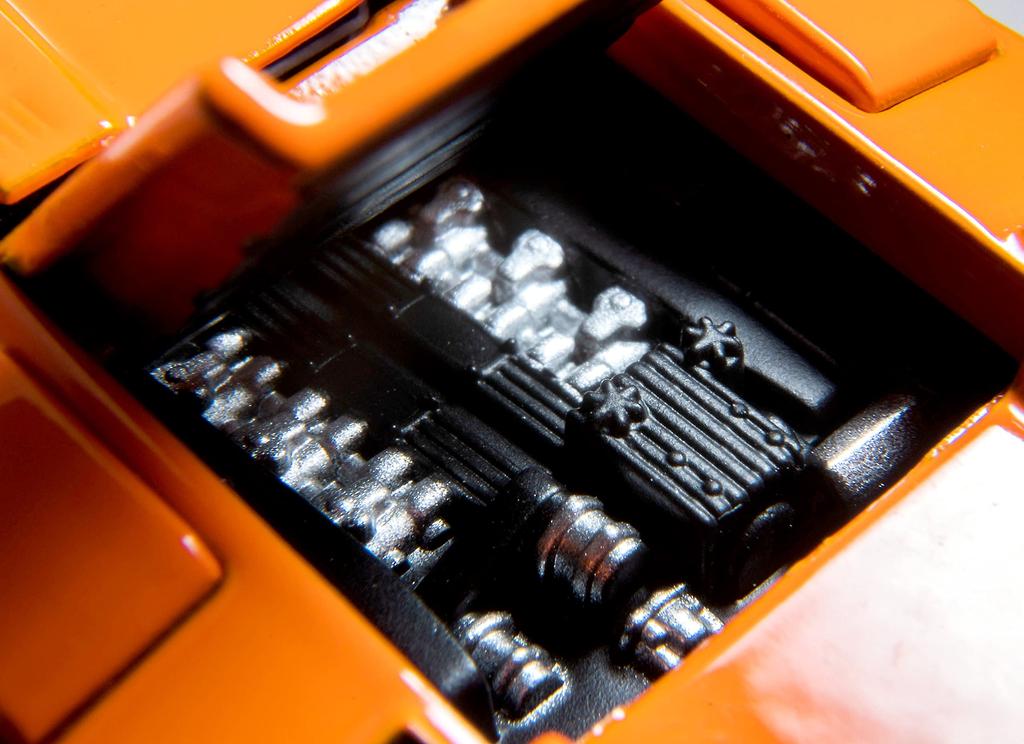 Tomytec Tomica Limited Vintage Neo 1/64 LV-N Lamborghini Countach LP400 Orange Finished Model