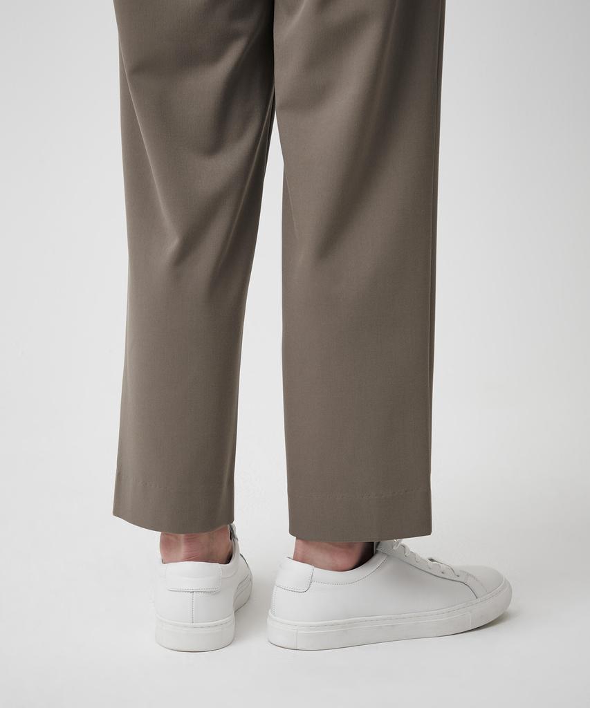 MUSINSA STANDARD Wide Easy Elastic Waist Crop Slacks [Dusty Beige]