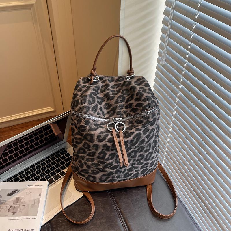 Новая ретро сумка-шоппер с леопардовым принтом большой вместимости, нишевая, с чувством высокого класса, легкий и простой рюкзак для путешествий на короткие расстояния