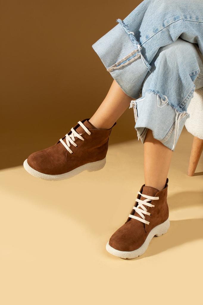 Стильные женские замшевые ботинки на шнуровке с удобной подошвой 60-1015-23Замша