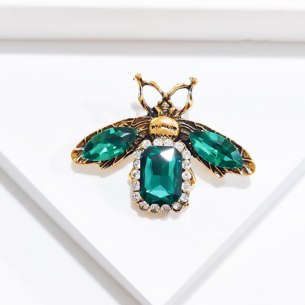 Vintage Bee Rhinestone Brooch Retro Women Crystal Insect Breast Pin Champagne Color Corsage Ladies Party Dress Ornaments Jewelry