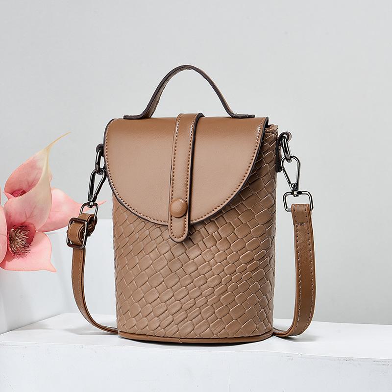 2025 New Woven Mobile Phone Bag Fashionable and Lightweight Mini Versatile Portable Shoulder Messenger Bag