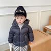 Зимняя одежда для малышей Новая бархатная утепленная хлопковая одежда Одежда для мальчиков на хлопковом наполнителе С капюшоном Милая хлопковая утепленная куртка Детское зимнее пальто