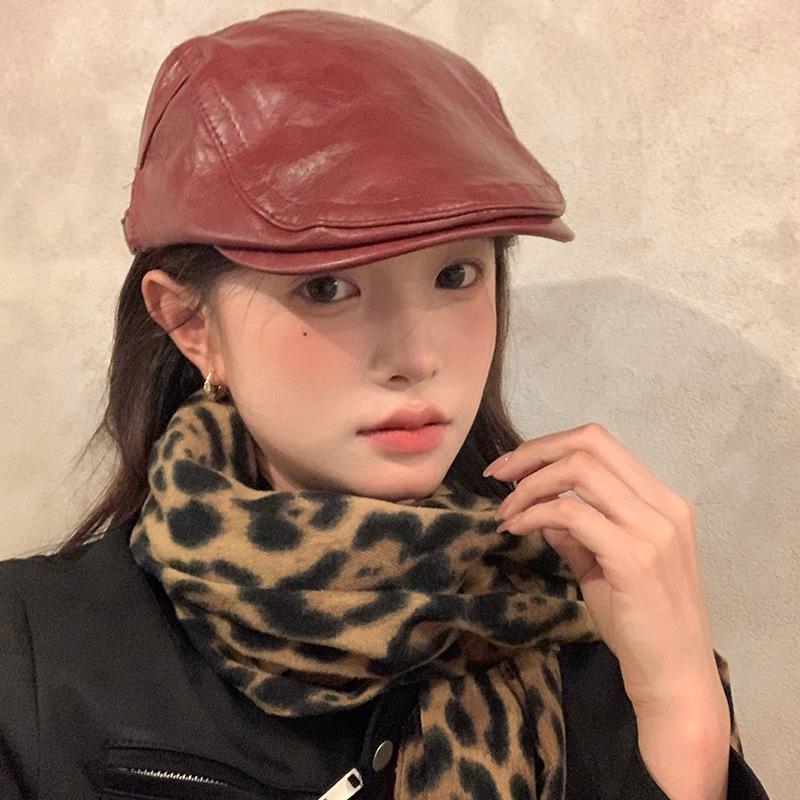 American Retro PU Leather Forward Hat Ancora Red Women's Autumn and Winter Face Showing Small Versatile Reverse Wear Painter Hat